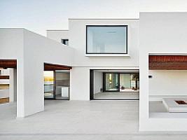 НОВАЯ ВИЛЛА У МОРЯ НА КОСТА БРАВА thumbnail 8