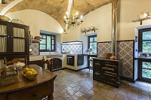 КАМЕННАЯ ВИЛЛА С ХАРИЗМОЙ В ПРЕДПИРЕНЕЯХ thumbnail 6