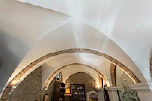 КАМЕННАЯ ВИЛЛА С ХАРИЗМОЙ В ПРЕДПИРЕНЕЯХ thumbnail 11