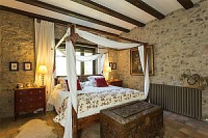 КАМЕННАЯ ВИЛЛА С ХАРИЗМОЙ В ПРЕДПИРЕНЕЯХ thumbnail 14