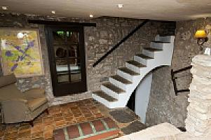 КАМЕННАЯ ВИЛЛА С ХАРИЗМОЙ В ПРЕДПИРЕНЕЯХ thumbnail 26