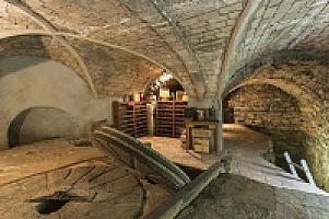 КАМЕННАЯ ВИЛЛА С ХАРИЗМОЙ В ПРЕДПИРЕНЕЯХ thumbnail 43