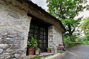 КАМЕННАЯ ВИЛЛА С ХАРИЗМОЙ В ПРЕДПИРЕНЕЯХ thumbnail 58