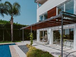 ВИЛЛА С БАССЕЙНОМ В БАРСЕЛОНЕ thumbnail 1