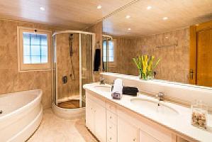 ВИЛЛА С БАССЕЙНОМ ПОД ЖИРОНОЙ thumbnail 20